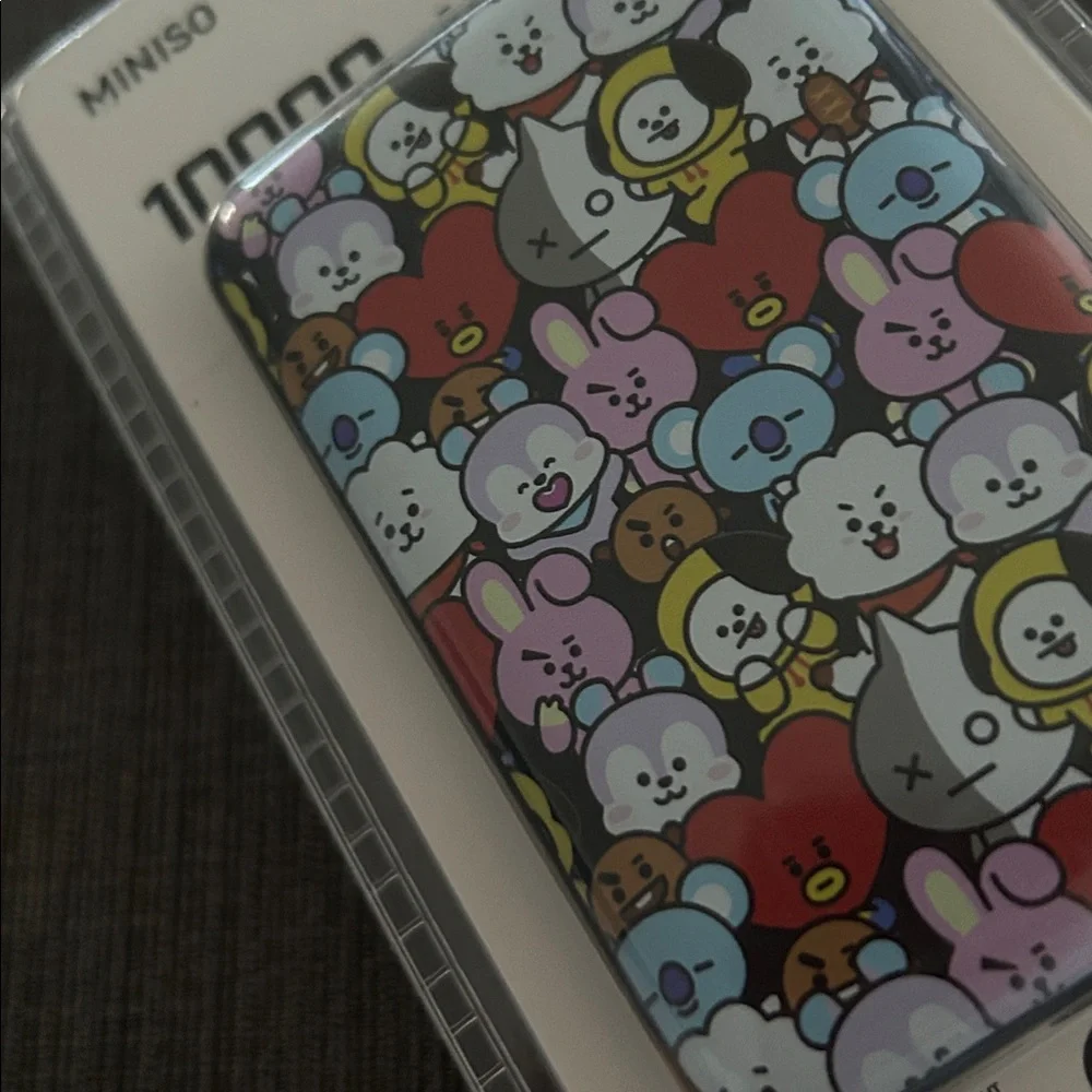 MINISO Line Friends BT21 10000mAh Ultra-thin Power Bank NWT